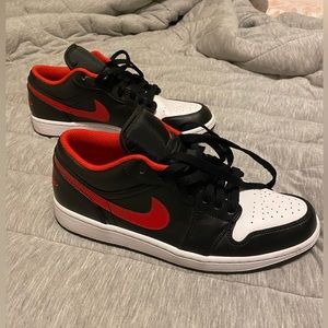 Jordan 1 Low Black Toe
